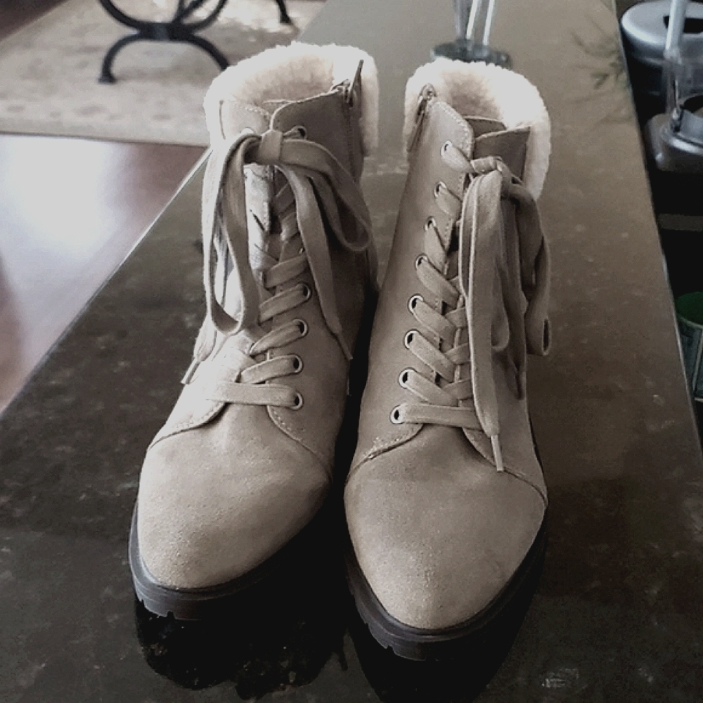 Lucky Brand Jacenia Leather Boots, Size 9.